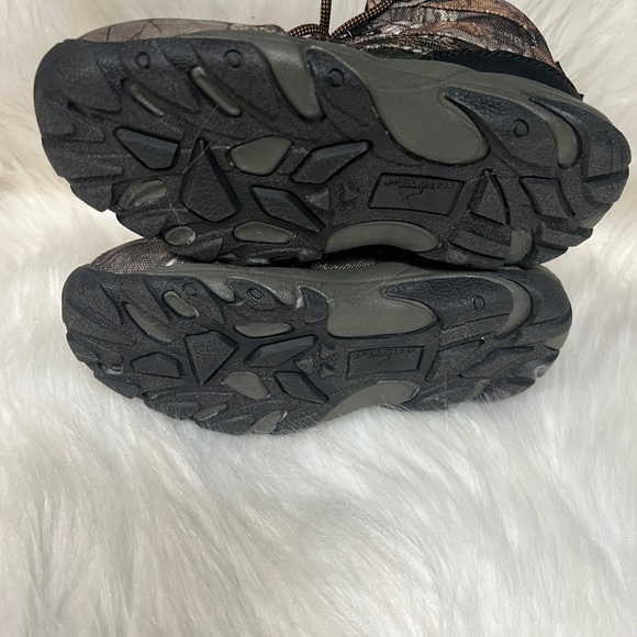 Boys size 1 Hiking Boots Camo - Picture 6 of 9